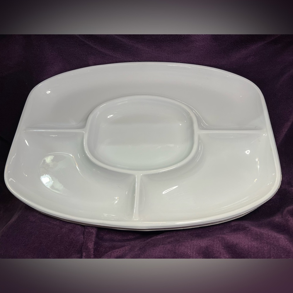 NWT - Large Plastic Serving Trays